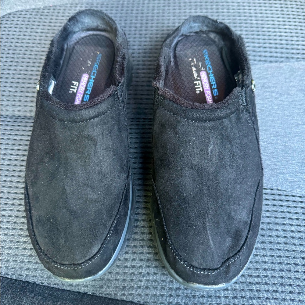 Sketchers slides black size 6